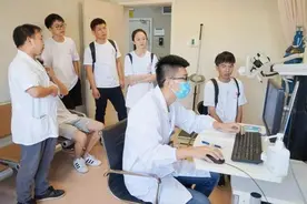 二本医学院是否值得学生报考？医学生说出真相，别等毕业才后悔图片