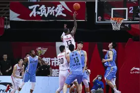 威姆斯3.7秒绝杀！周鹏：逆转已经习惯了。京粤大战没令人失望图片
