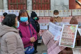71岁红娘奚风珍为大龄男女架鹊桥图片
