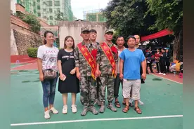 元阳县00后双胞胎兄弟共赴军营，同圆军旅梦图片