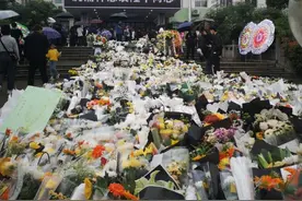 送别袁隆平的鲜花汇成了海 网友：从此以后，碗中有米，心中有您图片