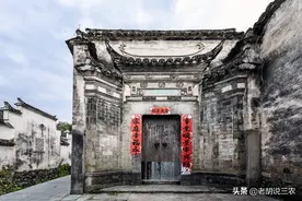 俗语：“门楼低矮‘穷’不走，院门高大‘富’自来”是啥意思？图片