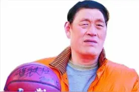 2008年穆铁柱追悼会上，八一队历代掌门到齐，姚明、郑海霞悼念图片