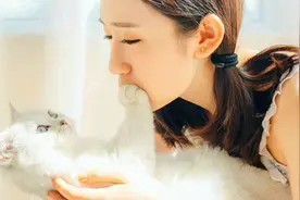 如果他对你忽远忽近、忽冷忽热，很有可能开始爱上你的星座男图片