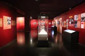 新中国第一面五星红旗、方志敏手稿……这些革命文物让我们“不忘来时路”图片