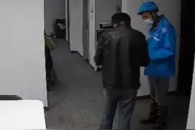 青春真好！陕西一男子收到暗恋对象送的月饼，当场激动到跳起来图片