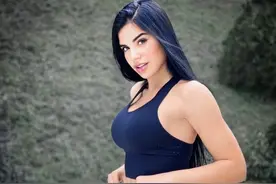 国外健身达人，腰臀比接近0.68，怎么练出来的？图片