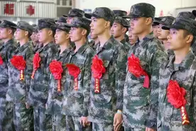首批起运！贵州230名新兵将奔赴军营图片
