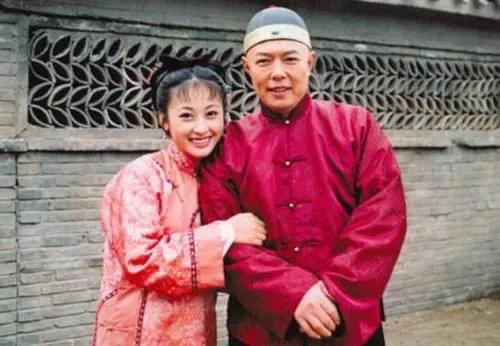 张铁林坐床成活佛 张铁林坐床成活佛事件,记者采访(图4) 张铁林坐床成活佛 张铁林坐床成活佛事件,记者采访(图4)