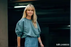 早春流行“卫衣+半裙”，微胖女生穿最好看！美得毫不费力图片