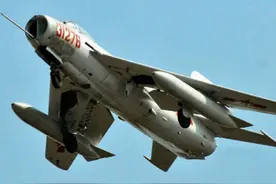 1964年美国屡次入侵我国领空，毛主席当即下令，他们敢捣乱就打图片