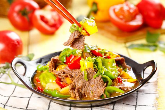 牛身上哪个部位适合炒着吃？这样挑这样做，牛肉滑嫩，不柴还入味