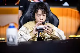 清融试训多家俱乐部，无畏签约明星合同，Hero自留签公布图片