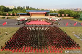 这颜值、这圈粉力，搁谁不爱看啊？图片