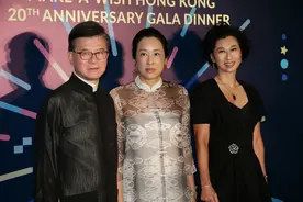 阔太朱玲玲真挺有气场的，不仅保养得好，五官也带着一种霸气感图片