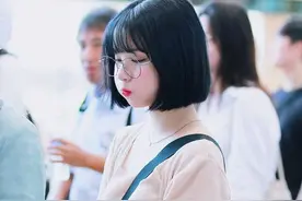 愣着干嘛，还不赶紧上去搭讪？图片