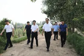 李登全同志到莒南县实地调研汛后救灾重建工作图片