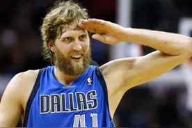 历史上只有7人拿下3W分，科比用时1180场，而詹姆斯排在第四图片