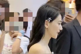 高圆圆生图曝光，40岁现双下巴仍难掩美貌！网友直呼羡慕赵又廷图片