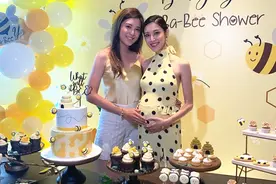 郑嘉颖小22岁娇妻办迎婴派对 亲自公开第二胎宝宝性别图片
