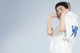 歌王华晨宇花花穿搭图片