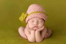 6个月宝宝发育得好不好？看这5个方面，都具备说明娃发育的好图片