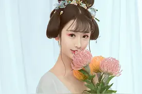 少女的祈祷 轻古风写真图片