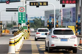 河南ETC发行量达1304万，开车出门ETC总被蹭费怎么办？两招避免图片