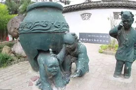 都知道司马光砸缸，可被救的人是谁？背后有什么不为人知的故事？图片