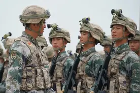 解放军一次买了140万件防弹衣！这释放了什么信号？图片