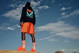 阿迪达斯的“亲儿子”：时尚品牌Y-3在2020年之际奉上了它们图片