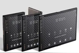 售价45800元！Vertu Ayxta Fold折叠屏手机国内上架图片