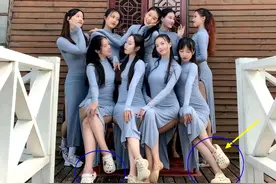 一组高校毕业照被千万人收藏，有人看得是她们的颜值，那你往下看图片