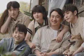 有种“避嫌”叫张子枫，拍兄妹照宁愿挽着彭昱畅，也要远离张艺兴图片