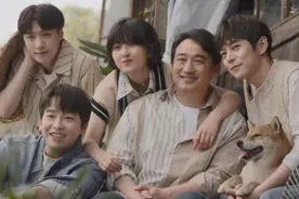 有种“避嫌”叫张子枫，拍兄妹照宁愿挽着彭昱畅，也要远离张艺兴图片