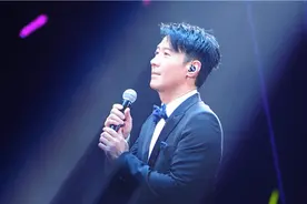 54岁黎明罕谈婚姻，疑似间接承认再婚，此前与助理女友未婚生女图片