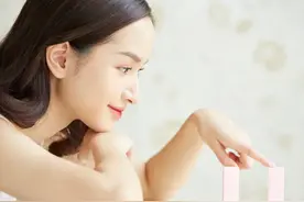 故事：沙雕女生的成长史图片
