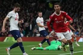 英超-C罗传射建功 卡瓦尼获赛季首球 曼联3-0客胜热刺 终结四轮不胜图片