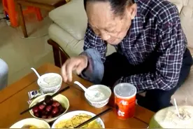 袁隆平公开饮食秘诀，一日3餐这样吃，难怪90高龄还能坚持科研图片