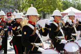 世界上最好的军鼓乐队合体对决图片