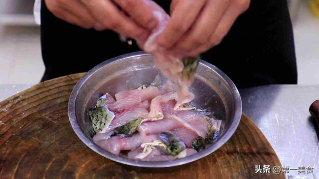 厨师长分享餐馆酸菜鱼做法，详细教程，做法正确，特别适合家常