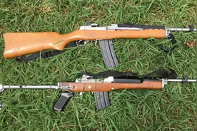 吃鸡中的两把不同的M14步枪的变体，你知道吗？图片