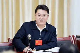 博士书记张世伟获全国优秀县委书记称号图片