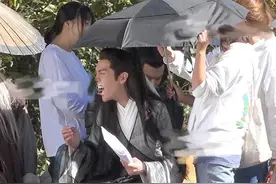 张若昀被曝片场发飙吼人，情绪激动嘶吼安静，工作人员似见怪不怪图片