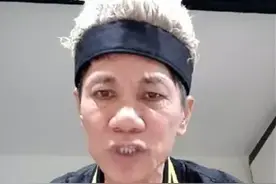 “卖鱼哥”网上爆红，获羽球国手球拍，还将拍电影图片