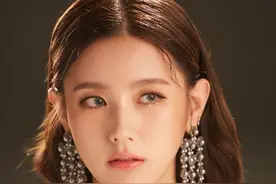 宋雨琦同组合的赵美延，长得像游戏里精灵角色，精致漂亮唱歌还好图片