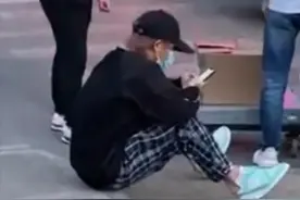 殷世航蹲守直播公司门口，霸总风范不再，疑似为封号一事讨要说法图片