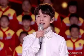 跨年晚会状况多：谢霆锋忘词，吴昕节目疑似抄袭，何炅哭了却挨骂图片