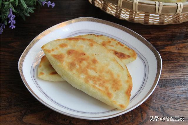 韭菜盒子怎么和面好吃（教你在家做韭菜盒子）
