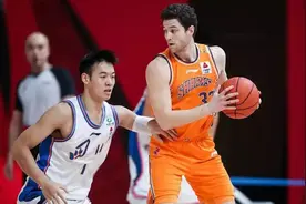 75分先生又杀回NBA了！在CBA被称作寂寞大神的他当年可是犹他之子图片